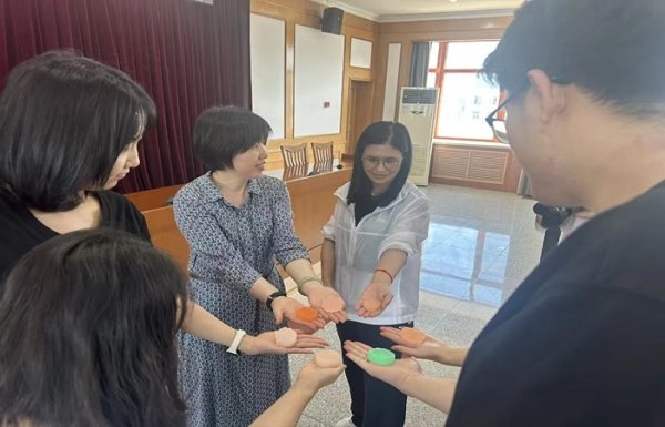 通昭配资 香皂DIY活动让职工解锁生活新技能